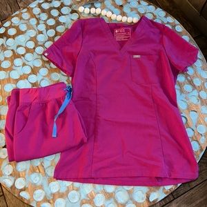Figs Women's Pink Scrub Set